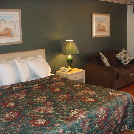 Eagle Pass Inn Екстер'єр фото