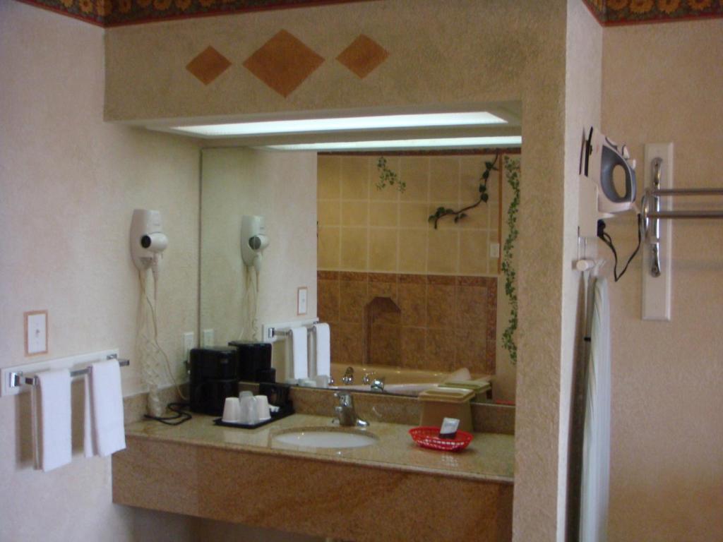 Eagle Pass Inn Екстер'єр фото