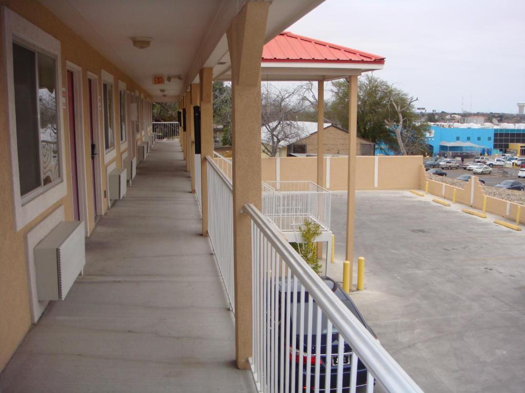 Eagle Pass Inn Екстер'єр фото