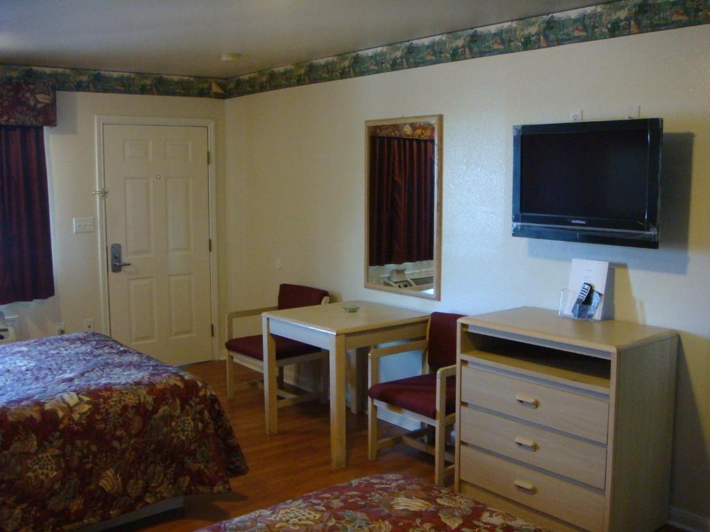 Eagle Pass Inn Екстер'єр фото